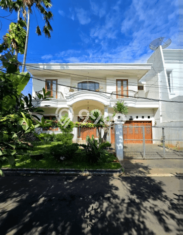 Ready to Use! Luxury House LT 250m2 Desain Elegan di Rawamangun Ready to Use! Luxury House LT 250m2 Desain Elegan di Rawamangun