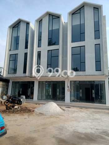 Ruko Dijual di Jakarta Timur LT 67m2 & LB 189m2 Lokasi Terbaik! Ruko Dijual di Jakarta Timur LT 67m2 & LB 189m2 Lokasi Terbaik!