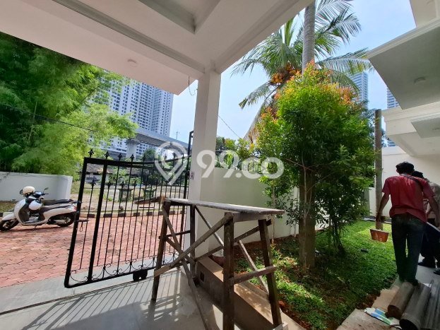 Rumah Elit LB 420m2 Siap Huni Desain Elegan di Taman Galaxy, Bekasi Rumah Elit LB 420m2 Siap Huni Desain Elegan di Taman Galaxy, Bekasi