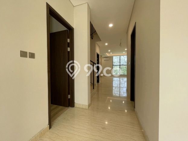 Hunian Elit LB 293m2 Siap Pakai Desain Elegan di Pondok Indah, Jakarta Selatan Hunian Elit LB 293m2 Siap Pakai Desain Elegan di Pondok Indah, Jakarta Selatan