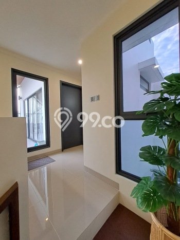 Dijual Rumah Luas Megah Dengan View Eksklusif di Gading Serpong, Tangerang Dijual Rumah Luas Megah Dengan View Eksklusif di Gading Serpong, Tangerang