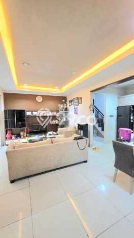 Hunian Elit LB 190m2 Siap Huni Desain Elegan di Gading Serpong, Tangerang Hunian Elit LB 190m2 Siap Huni Desain Elegan di Gading Serpong, Tangerang