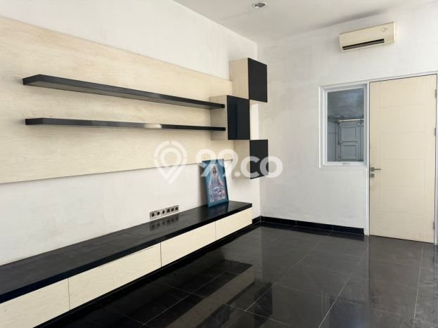 Hunian Elit LB 150m2 Siap Huni Desain Elegan di Gading Serpong, Tangerang Hunian Elit LB 150m2 Siap Huni Desain Elegan di Gading Serpong, Tangerang