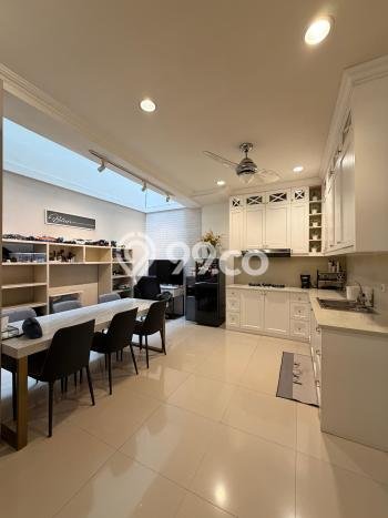 Dijual Rumah Mewah Elegan Dengan View Eksklusif di Alam Sutera, Tangerang Dijual Rumah Mewah Elegan Dengan View Eksklusif di Alam Sutera, Tangerang