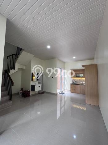 For Sale Hunian Rumah Terawat 4 Kamar di BSD, Tangerang For Sale Hunian Rumah Terawat 4 Kamar di BSD, Tangerang