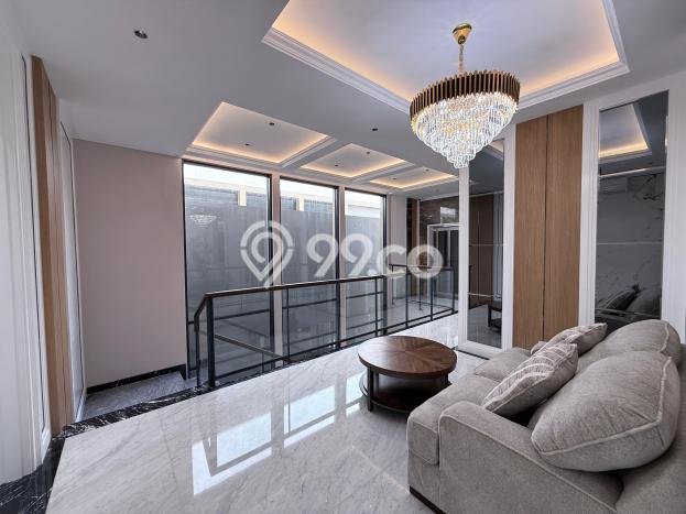 Rumah Luxury Modern Tanpa Renovasi di BSD Tangerang Rumah Luxury Modern Tanpa Renovasi di BSD Tangerang