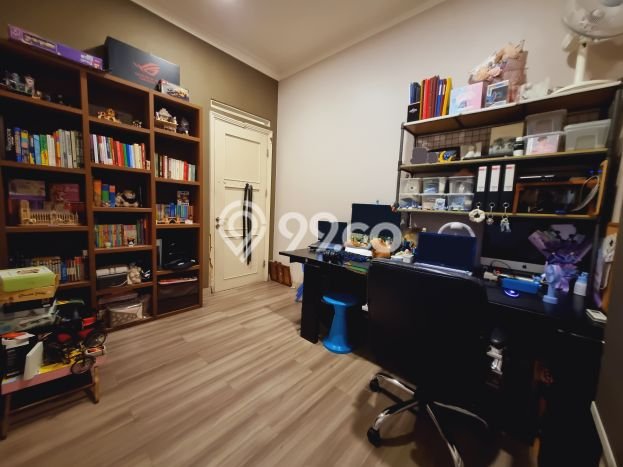 Rumah Elit Modern Tanpa Renovasi di Gading Serpong Tangerang Rumah Elit Modern Tanpa Renovasi di Gading Serpong Tangerang