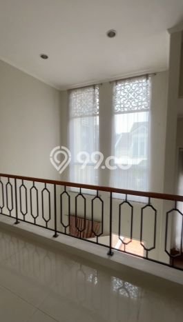Rumah Luxury Modern Tanpa Renovasi di BSD Tangerang Rumah Luxury Modern Tanpa Renovasi di BSD Tangerang