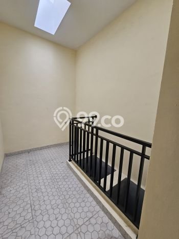 Rumah Modern 5 KT di BSD Tangerang Rumah Modern 5 KT di BSD Tangerang