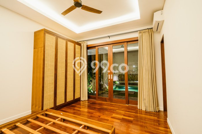 Vila di , Ukuran 300m2m², Dekat dengan transportasi publik Vila di , Ukuran 300m2m², Dekat dengan transportasi publik