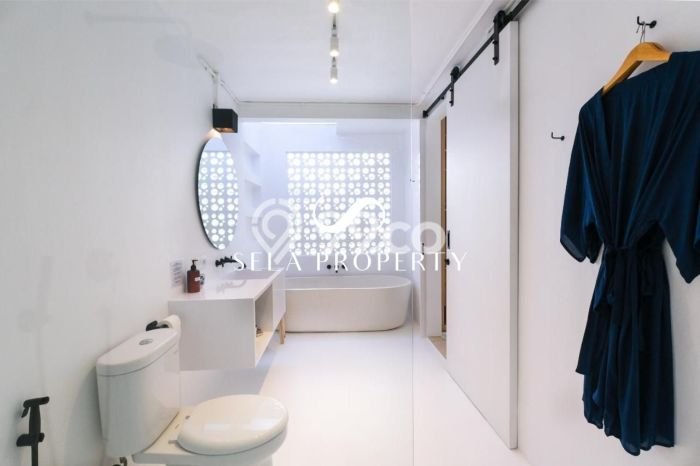 LOKASI TERBAIK! Vila Kawasan , Luas 1300m2m², Lingkungan Tenang dan aman LOKASI TERBAIK! Vila Kawasan , Luas 1300m2m², Lingkungan Tenang dan aman