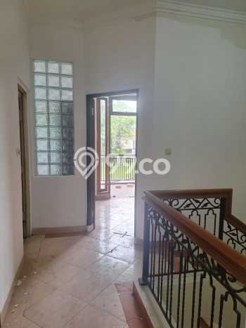 Dijual Rumah Modern 5 KT di Taman Surya, Jakarta Barat Dijual Rumah Modern 5 KT di Taman Surya, Jakarta Barat
