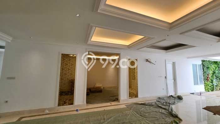Jual Rumah Luas Megah Dengan View Cantik di Puri Indah, Jakarta Barat Jual Rumah Luas Megah Dengan View Cantik di Puri Indah, Jakarta Barat