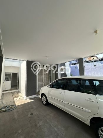 Disewakan! Rumah 3 Kamar Tidur &
3 Kamar Mandi di Banjar Wijaya, Tangerang Disewakan! Rumah 3 Kamar Tidur &
3 Kamar Mandi di Banjar Wijaya, Tangerang