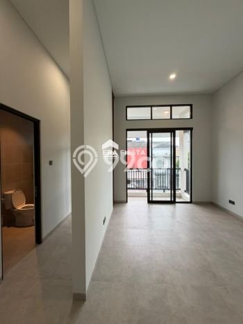 Jual Rumah Mewah Megah Dengan View Eksklusif di Alam Sutera, Tangerang Jual Rumah Mewah Megah Dengan View Eksklusif di Alam Sutera, Tangerang
