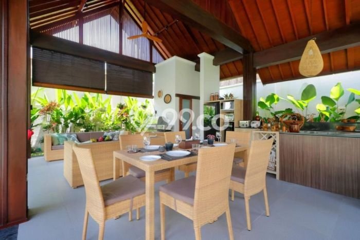 Dijual Vila Kawasan , Dimensi 813m2m², Lokasi Premium Dijual Vila Kawasan , Dimensi 813m2m², Lokasi Premium