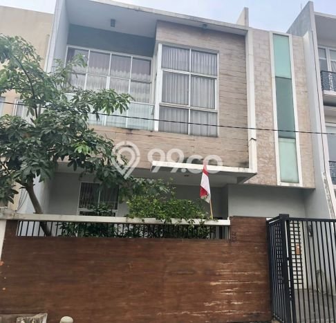 Jual Rumah Luas Elegan Dengan View Cantik di Intercon, Jakarta Barat Jual Rumah Luas Elegan Dengan View Cantik di Intercon, Jakarta Barat