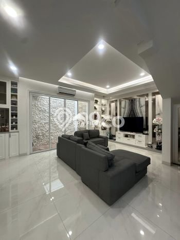 Rumah Mewah Dijual LT 228m2 di Cengkareng, Jakarta Barat Rumah Mewah Dijual LT 228m2 di Cengkareng, Jakarta Barat