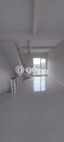 Ruko Lokasi Bisnis di Citraland, Luas 202m2m², Jalur Strategis Ruko Lokasi Bisnis di Citraland, Luas 202m2m², Jalur Strategis