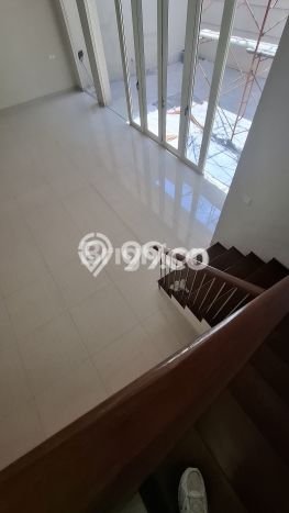 Rumah kawasan Pakuwon Indah, 4 KT, Area Elite, Luas 300m2m² LB 350m2m² Rumah kawasan Pakuwon Indah, 4 KT, Area Elite, Luas 300m2m² LB 350m2m²
