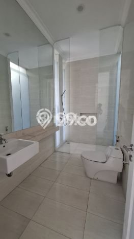 Rumah kawasan Pakuwon Indah, 4 KT, Area Elite, Luas 300m2m² LB 350m2m² Rumah kawasan Pakuwon Indah, 4 KT, Area Elite, Luas 300m2m² LB 350m2m²