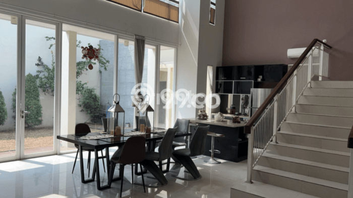 Rumah di Lakarsantri, LT 450m2m², Bangunan 700m2m² Rumah di Lakarsantri, LT 450m2m², Bangunan 700m2m²