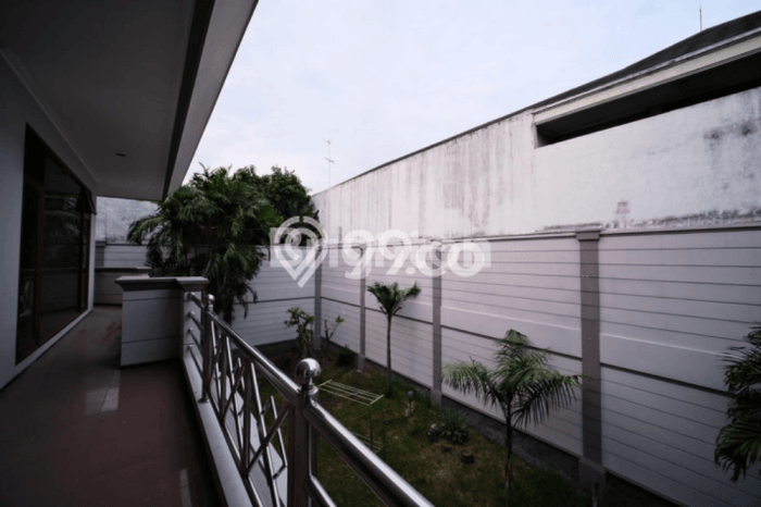 Rumah 5 Kamar Harga Menarik di Sukomanunggal, Surabaya Rumah 5 Kamar Harga Menarik di Sukomanunggal, Surabaya