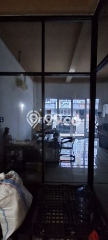 Ruko Kawasan Bisnis di Darmo permai, Luas 200m2m², Jalan Utama Ruko Kawasan Bisnis di Darmo permai, Luas 200m2m², Jalan Utama
