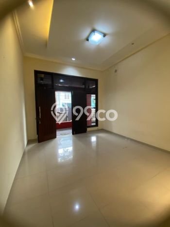 Lokasi terbaik! Rumah siap huni dikontrakkan di Tebet LB 350m2 Lokasi terbaik! Rumah siap huni dikontrakkan di Tebet LB 350m2