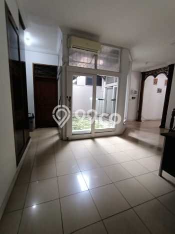 Lokasi strategis! Rumah siap huni disewakan di Tebet LB 300m2 Lokasi strategis! Rumah siap huni disewakan di Tebet LB 300m2