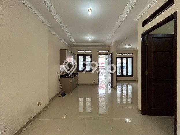 Rumah Modern Cantik 4 Kamar Siap Huni di Tebet Rumah Modern Cantik 4 Kamar Siap Huni di Tebet