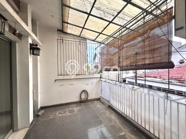 Rumah 4 Kamar Tidur Lokasi Premium di Tebet, Dekat Pusat Kota, Jakarta Selatan Rumah 4 Kamar Tidur Lokasi Premium di Tebet, Dekat Pusat Kota, Jakarta Selatan