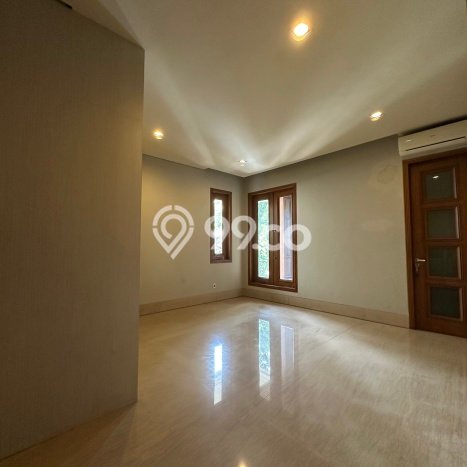 Rumah Elit Modern Tanpa Renovasi di Pondok Indah Jakarta Selatan Rumah Elit Modern Tanpa Renovasi di Pondok Indah Jakarta Selatan