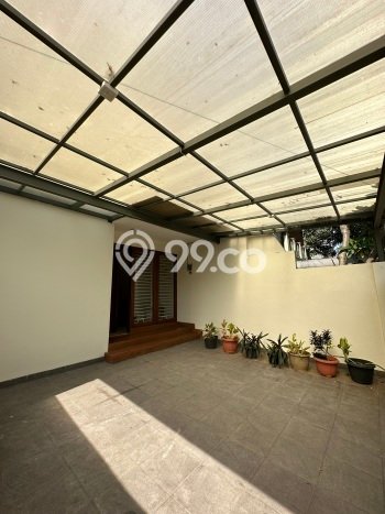 For Sale! Luxury House LT 120m2 Desain Elegan di Pondok Indah For Sale! Luxury House LT 120m2 Desain Elegan di Pondok Indah