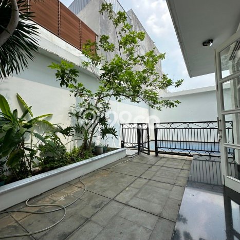 Rumah Luxury Modern Siap Huni di Pondok Indah Jakarta Selatan Rumah Luxury Modern Siap Huni di Pondok Indah Jakarta Selatan