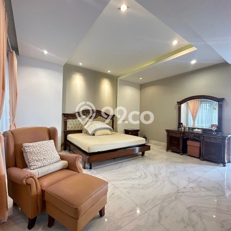 Ready to Use! Luxury House LT 407m2 Desain Modern di Pondok Indah Ready to Use! Luxury House LT 407m2 Desain Modern di Pondok Indah