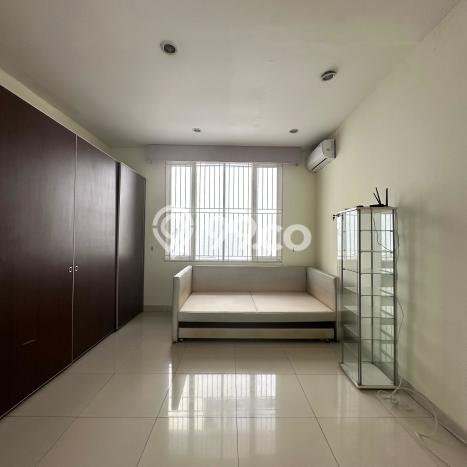Sewa Rumah Harga Terjangkau di Pondok Indah Jakarta Selatan Punya 3 KT Sewa Rumah Harga Terjangkau di Pondok Indah Jakarta Selatan Punya 3 KT