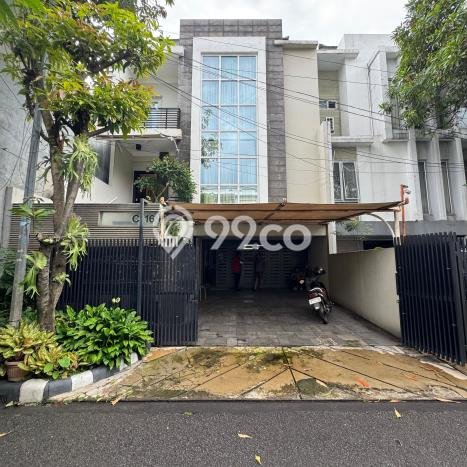 Jual Rumah Mewah Megah Dengan View Eksklusif di Pondok Indah, Jakarta Selatan Jual Rumah Mewah Megah Dengan View Eksklusif di Pondok Indah, Jakarta Selatan