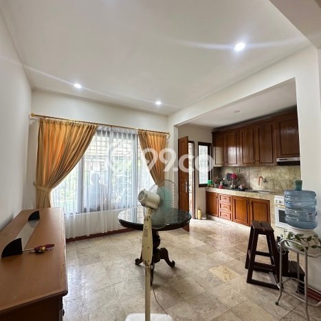 Disewakan! Rumah 3 Kamar Tidur &
3 Kamar Mandi di Pondok Indah, Jakarta Selatan Disewakan! Rumah 3 Kamar Tidur &
3 Kamar Mandi di Pondok Indah, Jakarta Selatan