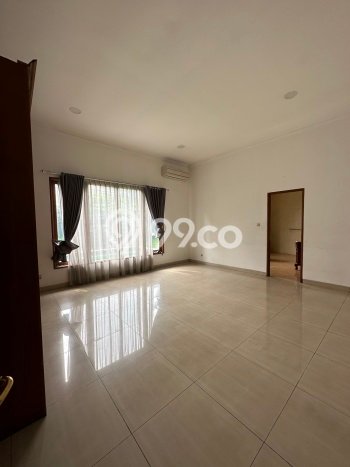 Ready to Use! Luxury House LT 898m2 Desain Modern di Kemang Ready to Use! Luxury House LT 898m2 Desain Modern di Kemang