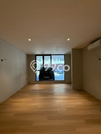 Rumah Elit Modern Tanpa Renovasi di Kemang Jakarta Selatan Rumah Elit Modern Tanpa Renovasi di Kemang Jakarta Selatan
