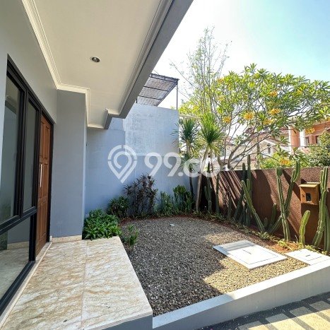 For Sale! Premium House LT 139m2 Desain Elegan di Pondok Indah For Sale! Premium House LT 139m2 Desain Elegan di Pondok Indah