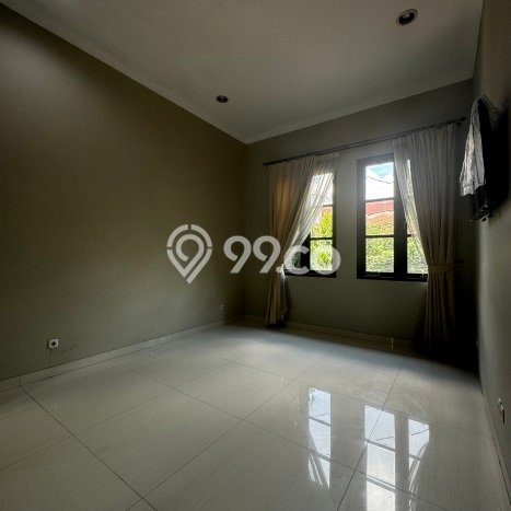 For Sale! Luxury House LT 215m2 Desain Modern di Senopati For Sale! Luxury House LT 215m2 Desain Modern di Senopati