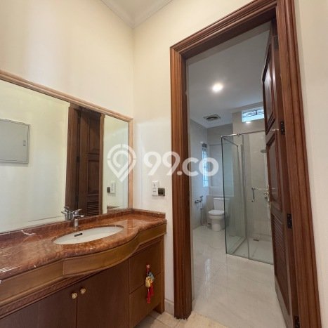 Jual Rumah Mewah Megah Dengan View Eksklusif di Pondok Indah, Jakarta Selatan Jual Rumah Mewah Megah Dengan View Eksklusif di Pondok Indah, Jakarta Selatan