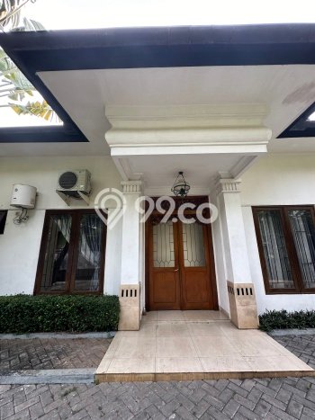 Ready to Use! Luxury House LT 898m2 Desain Modern di Kemang Ready to Use! Luxury House LT 898m2 Desain Modern di Kemang