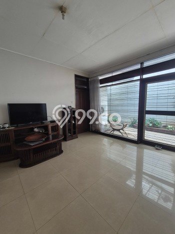 Siap Huni Rumah Mewah 4 Kamar di Kebayoran Baru Dekat ke Mana Saja Siap Huni Rumah Mewah 4 Kamar di Kebayoran Baru Dekat ke Mana Saja