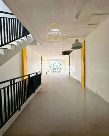 Unit Komersial Disewakan di Jakarta Selatan Area Strategis Harga Kompetitif Unit Komersial Disewakan di Jakarta Selatan Area Strategis Harga Kompetitif
