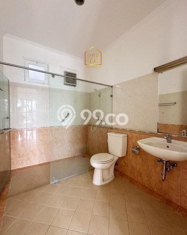 Hunian Modern Disewakan di Cipete Jakarta Selatan 4 KT & 4 KM Hunian Modern Disewakan di Cipete Jakarta Selatan 4 KT & 4 KM