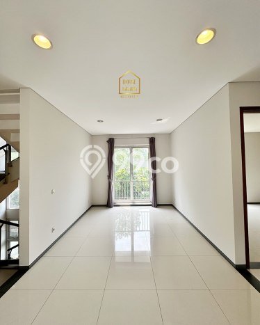 Disewakan Rumah Strategis LT 270m2 / LB 400m2 di Kuningan, Jakarta Selatan Disewakan Rumah Strategis LT 270m2 / LB 400m2 di Kuningan, Jakarta Selatan