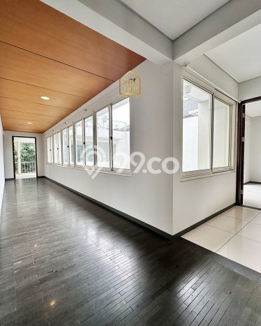 Disewakan Rumah Nyaman di Senopati LT 275m2 / LB 450m2 Siap Huni Disewakan Rumah Nyaman di Senopati LT 275m2 / LB 450m2 Siap Huni